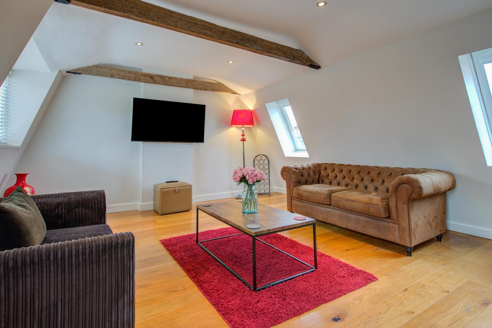 Stylish Townhouse, Work Desk, Fast Wi-Fi, Sleeps 6 สแตมฟอร์ด ภายนอก รูปภาพ