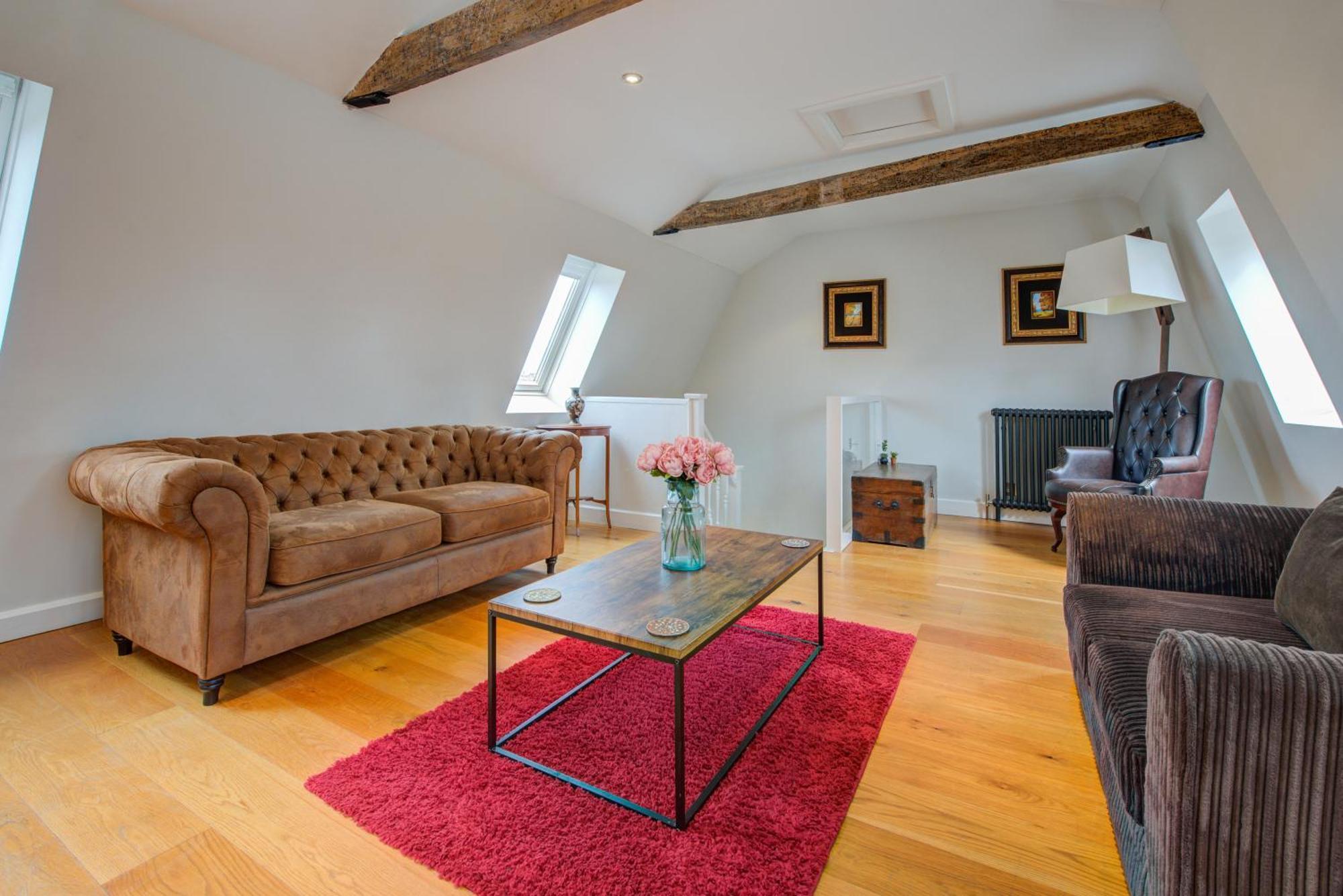 Stylish Townhouse, Work Desk, Fast Wi-Fi, Sleeps 6 สแตมฟอร์ด ภายนอก รูปภาพ