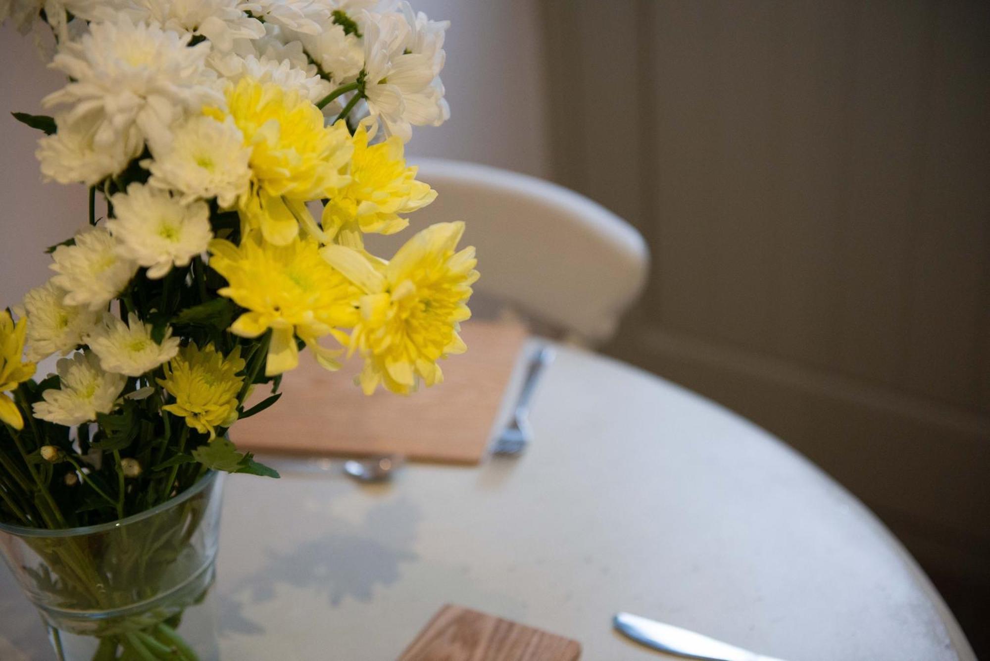 Stylish Townhouse, Work Desk, Fast Wi-Fi, Sleeps 6 สแตมฟอร์ด ภายนอก รูปภาพ