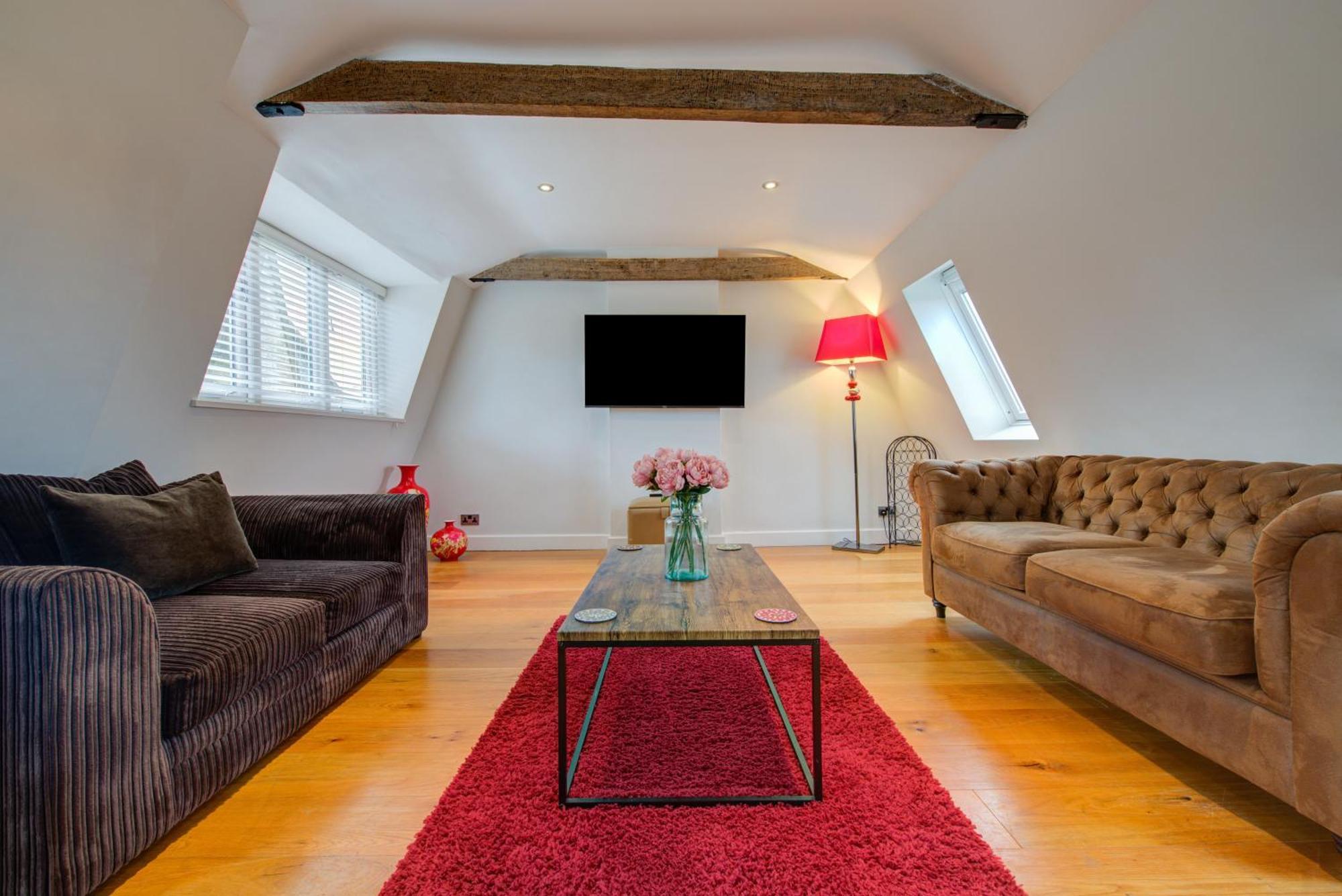 Stylish Townhouse, Work Desk, Fast Wi-Fi, Sleeps 6 สแตมฟอร์ด ภายนอก รูปภาพ